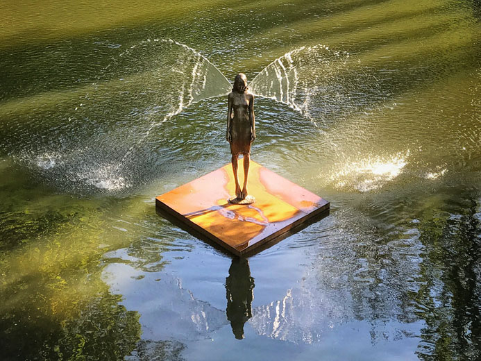 Wasserskulptur Engel von Malgorzata Chodakowska bei der SkulpturenSchau Weickersheim